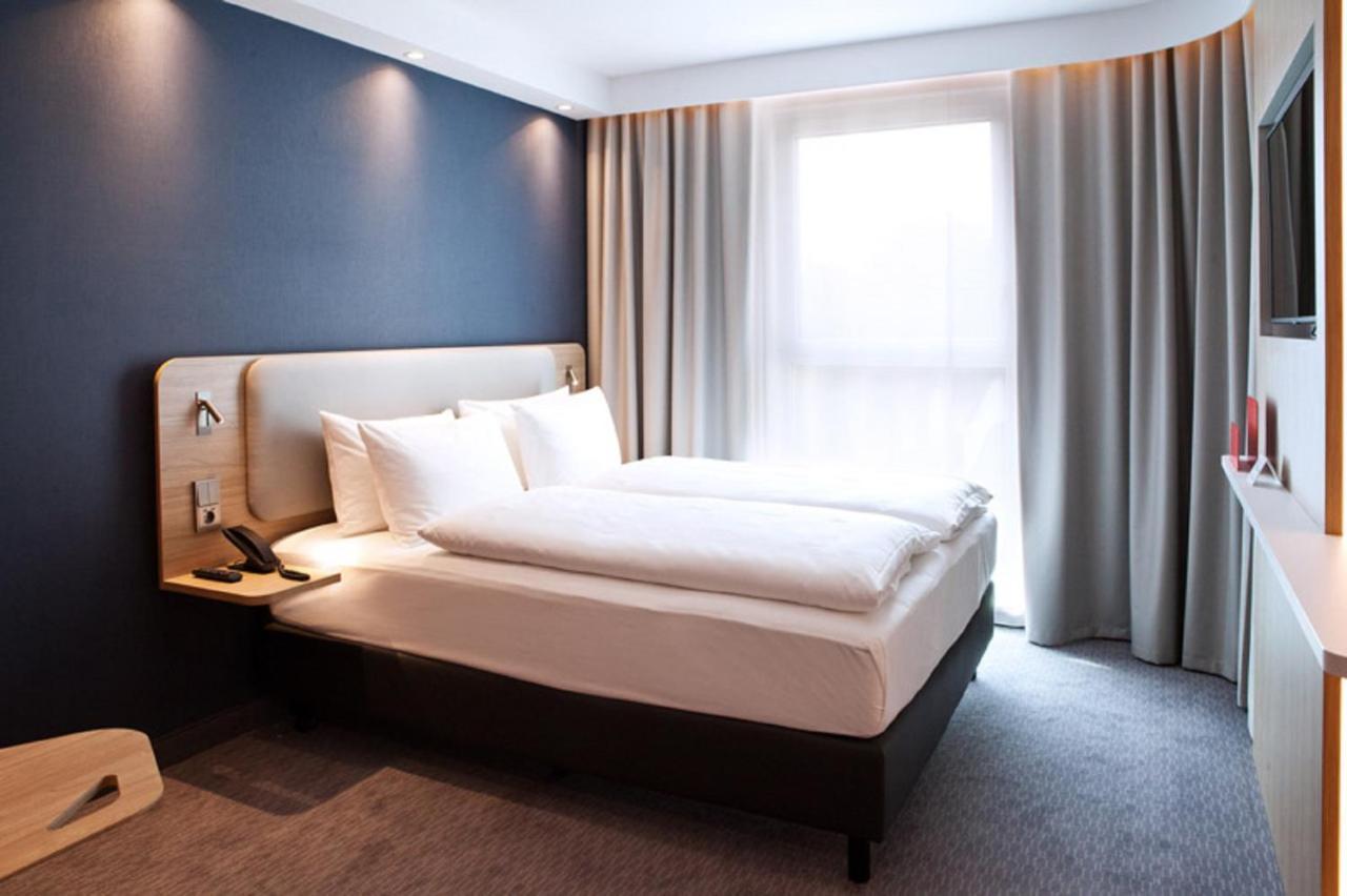 Holiday Inn Express Fuerth By Ihg Exterior photo